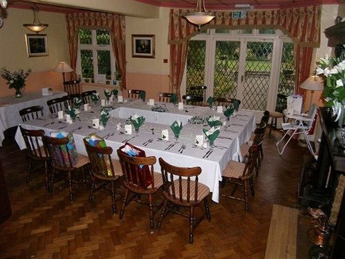 The Tudor Court Hotel Солихалл Экстерьер фото
